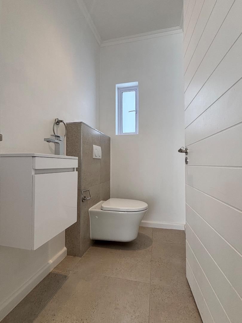 To Let 2 Bedroom Property for Rent in Voliere Estate Western Cape